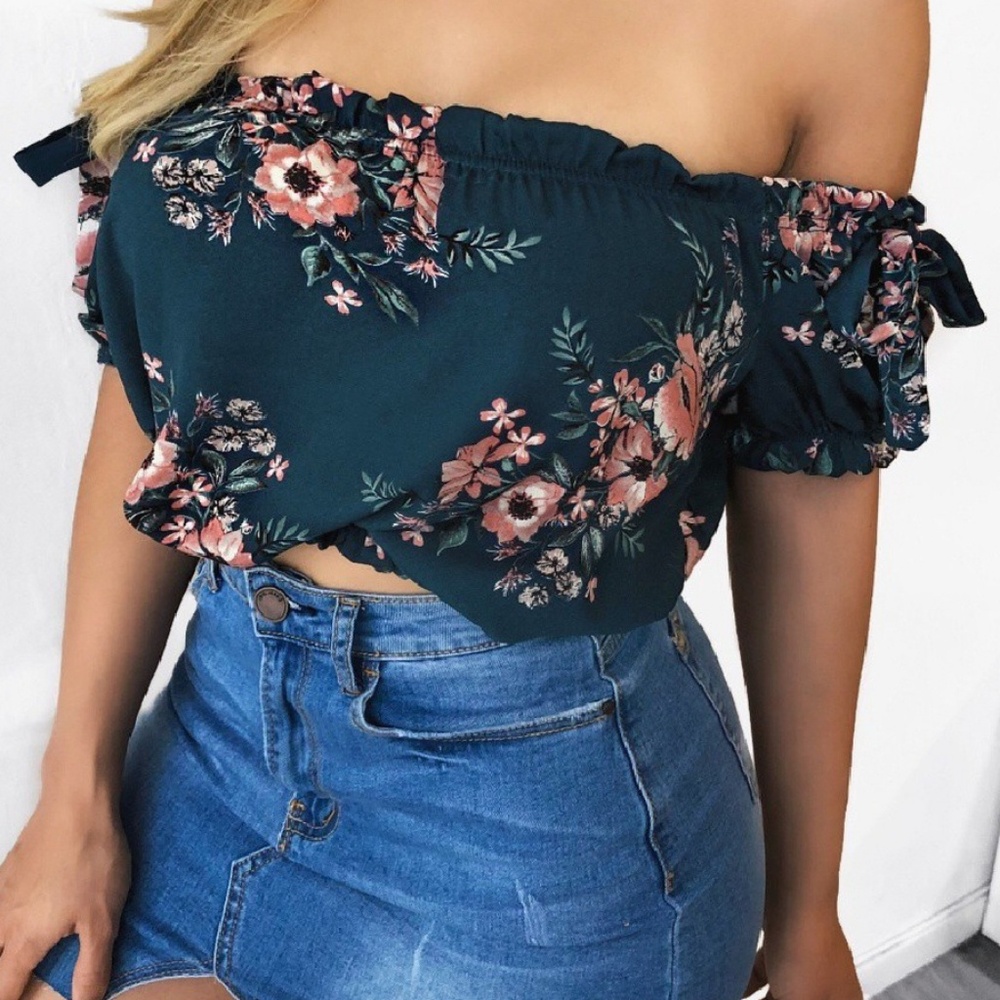 NWOT Blue Off Shoulder Floral Top Medium - Iris